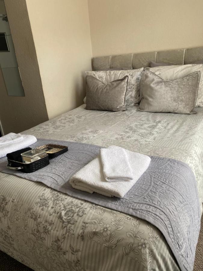 The Old Brasserie & Rooms @ No.8 Dartmouth Bagian luar foto